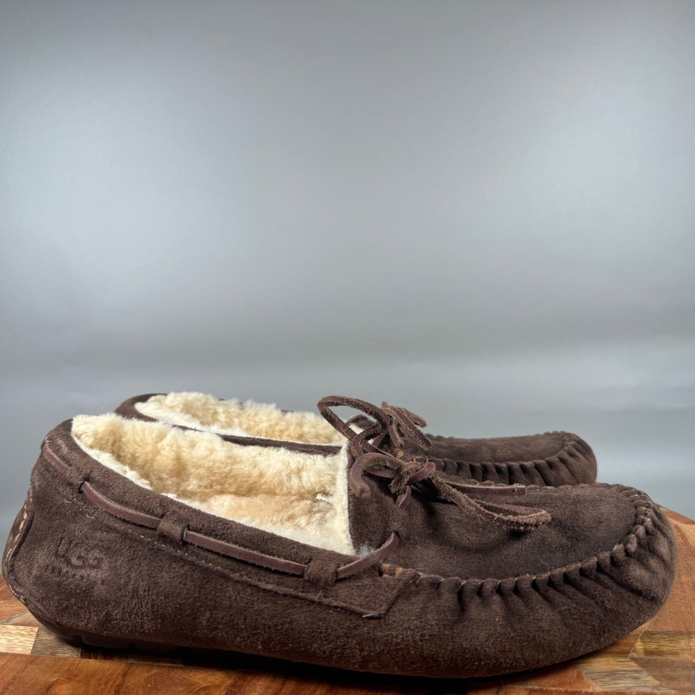 UGG Australia Dakota Moccasin Slipper Espresso Brown Suede Sheepskin Womens 8